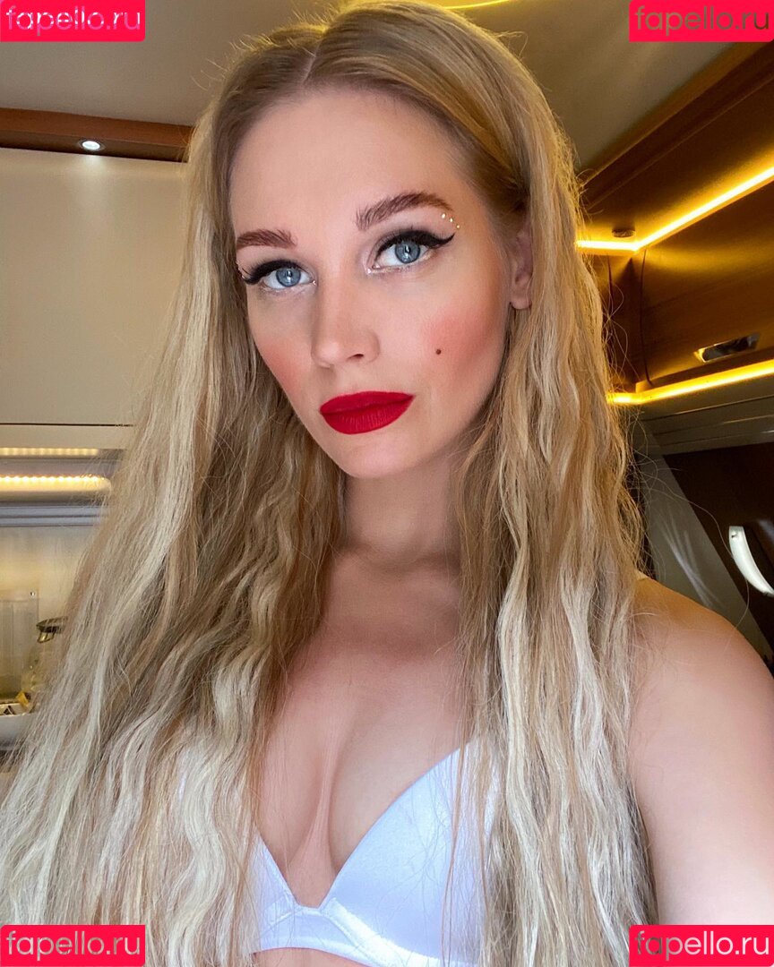 Kristina Asmus Onlyfans Photo Gallery 