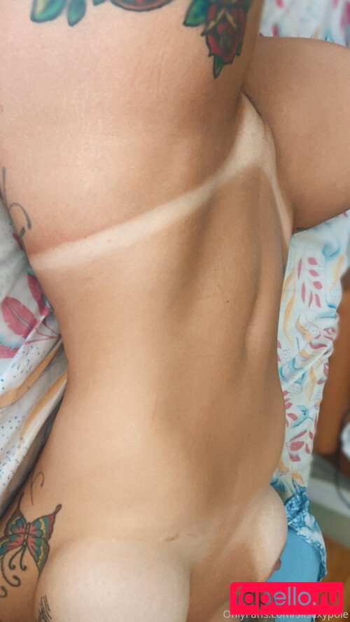 Sil Sexy Pole Nude Onlyfans Photo 16