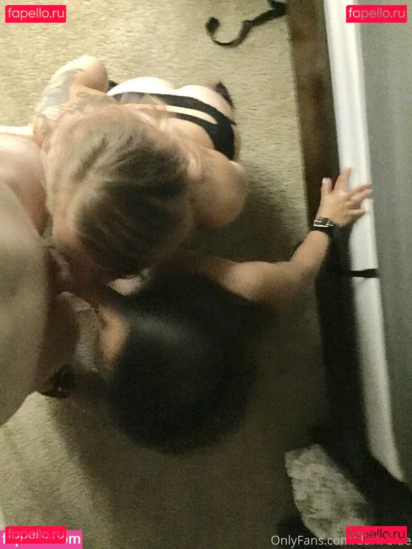 dark-blue Onlyfans Photo Gallery 