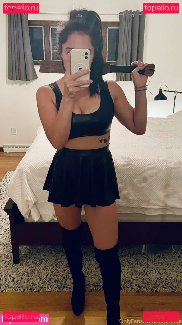 dark-blue Onlyfans Photo Gallery 