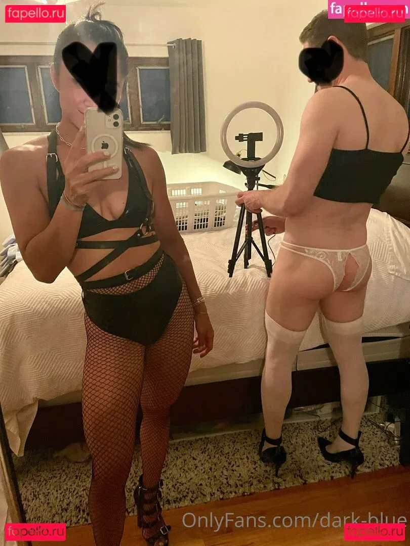 dark-blue Onlyfans Photo Gallery 