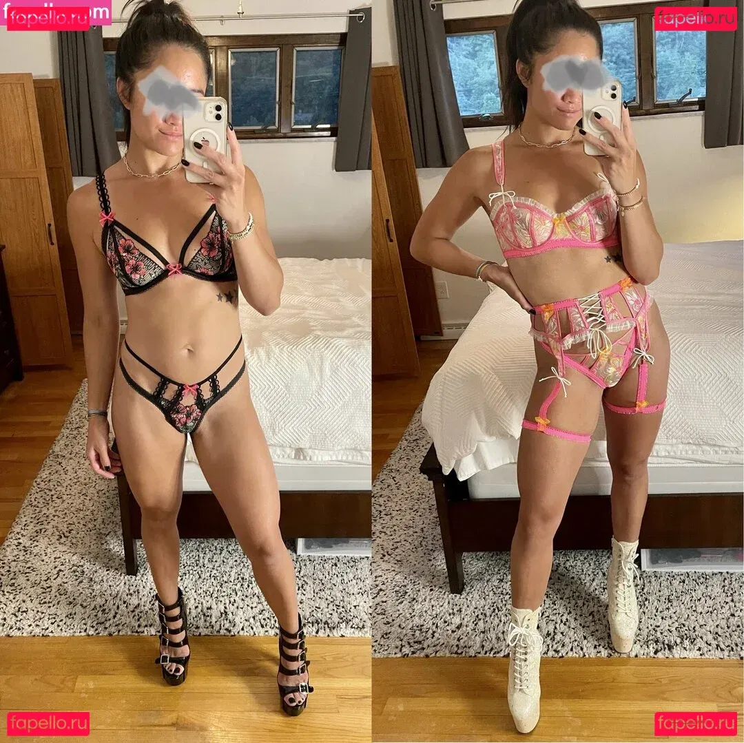 dark-blue Onlyfans Photo Gallery 