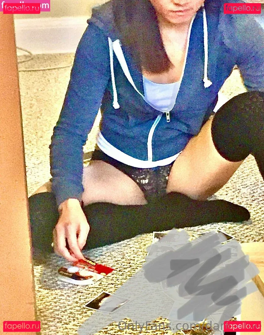 dark-blue Onlyfans Photo Gallery 