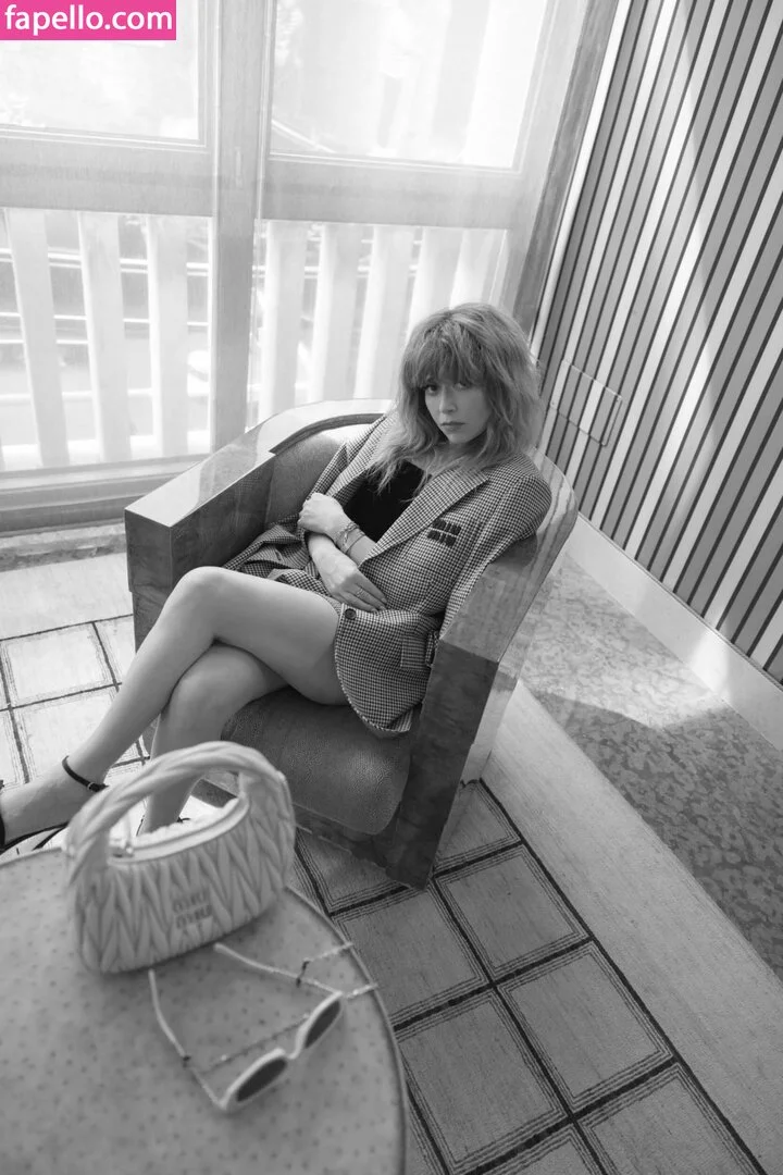 Natasha Lyonne Onlyfans Photo Gallery 