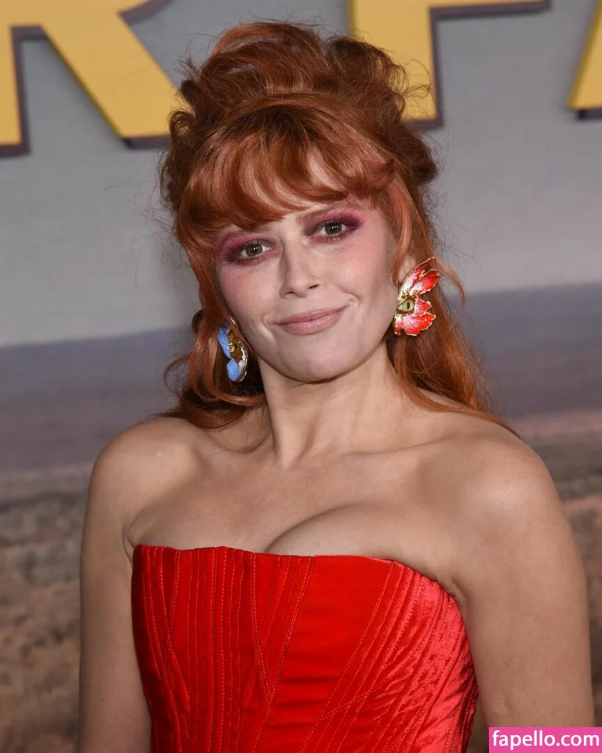 Natasha Lyonne Onlyfans Photo Gallery 