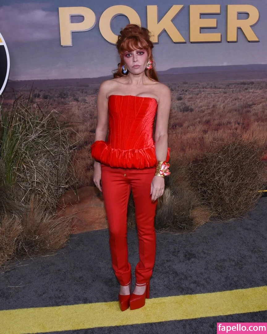 Natasha Lyonne Onlyfans Photo Gallery 