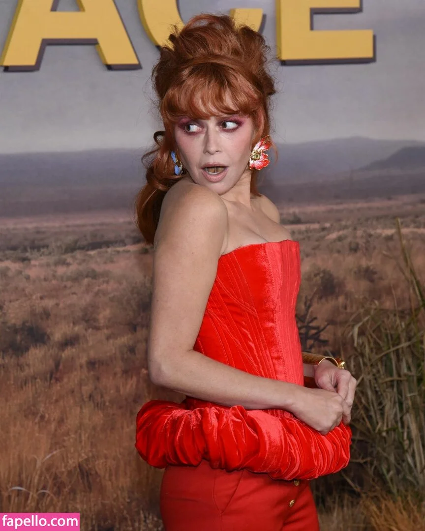 Natasha Lyonne Onlyfans Photo Gallery 