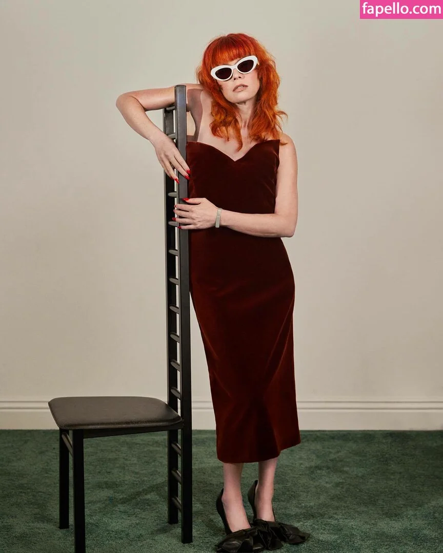 Natasha Lyonne Onlyfans Photo Gallery 