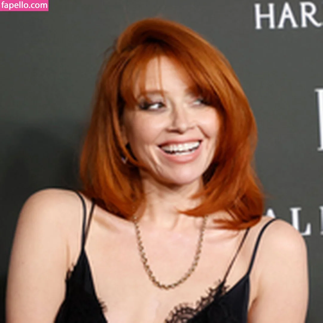 Natasha Lyonne Onlyfans Photo Gallery 