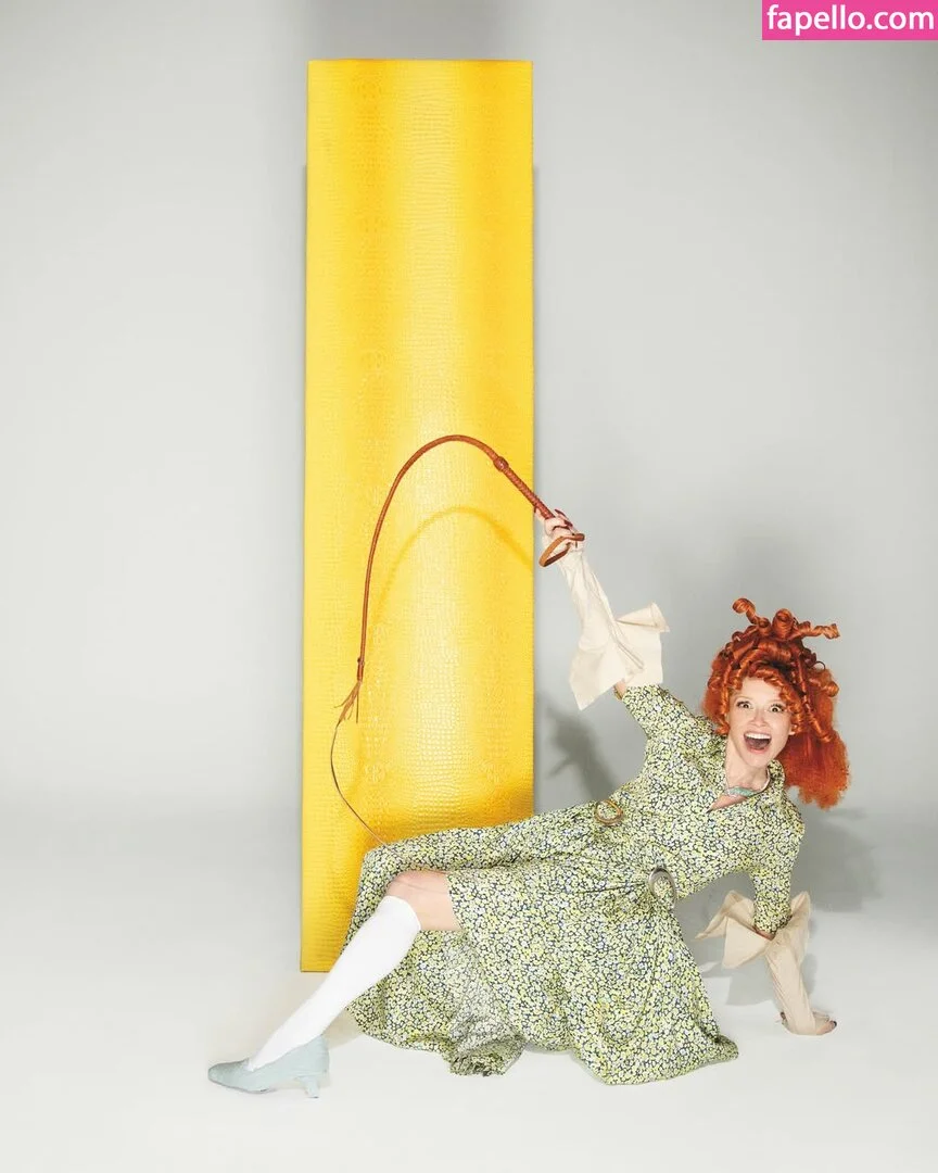 Natasha Lyonne Onlyfans Photo Gallery 