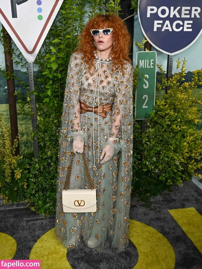 Natasha Lyonne Onlyfans Photo Gallery 