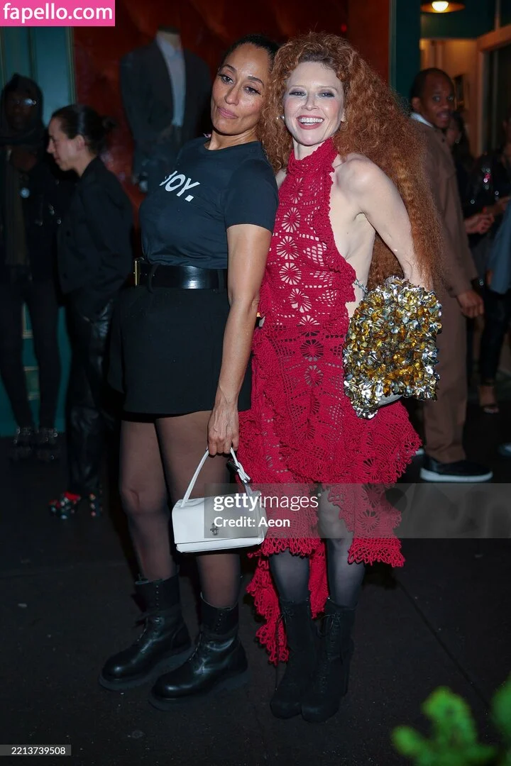 Natasha Lyonne Onlyfans Photo Gallery 