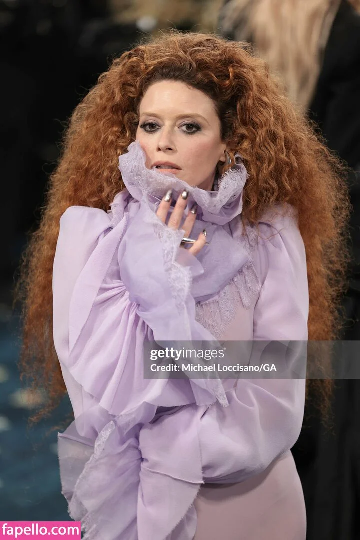 Natasha Lyonne Onlyfans Photo Gallery 
