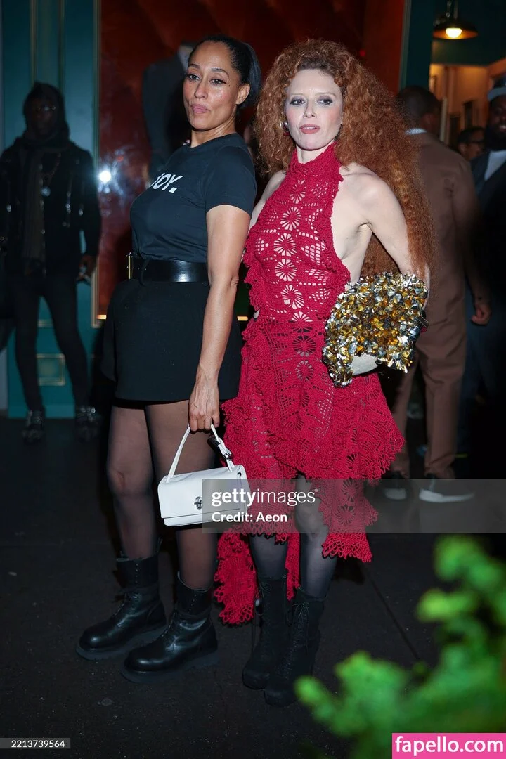 Natasha Lyonne Onlyfans Photo Gallery 