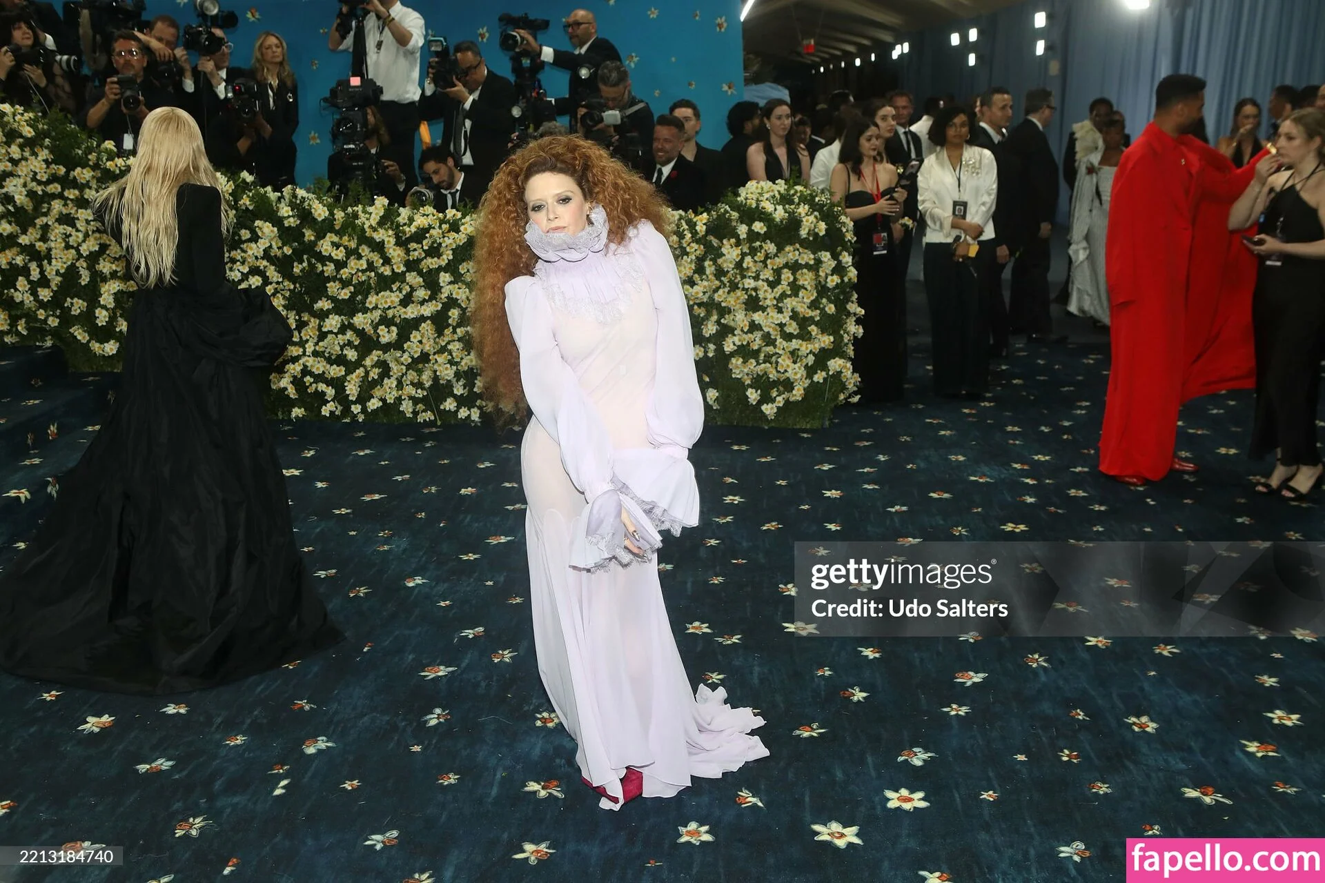 Natasha Lyonne Onlyfans Photo Gallery 