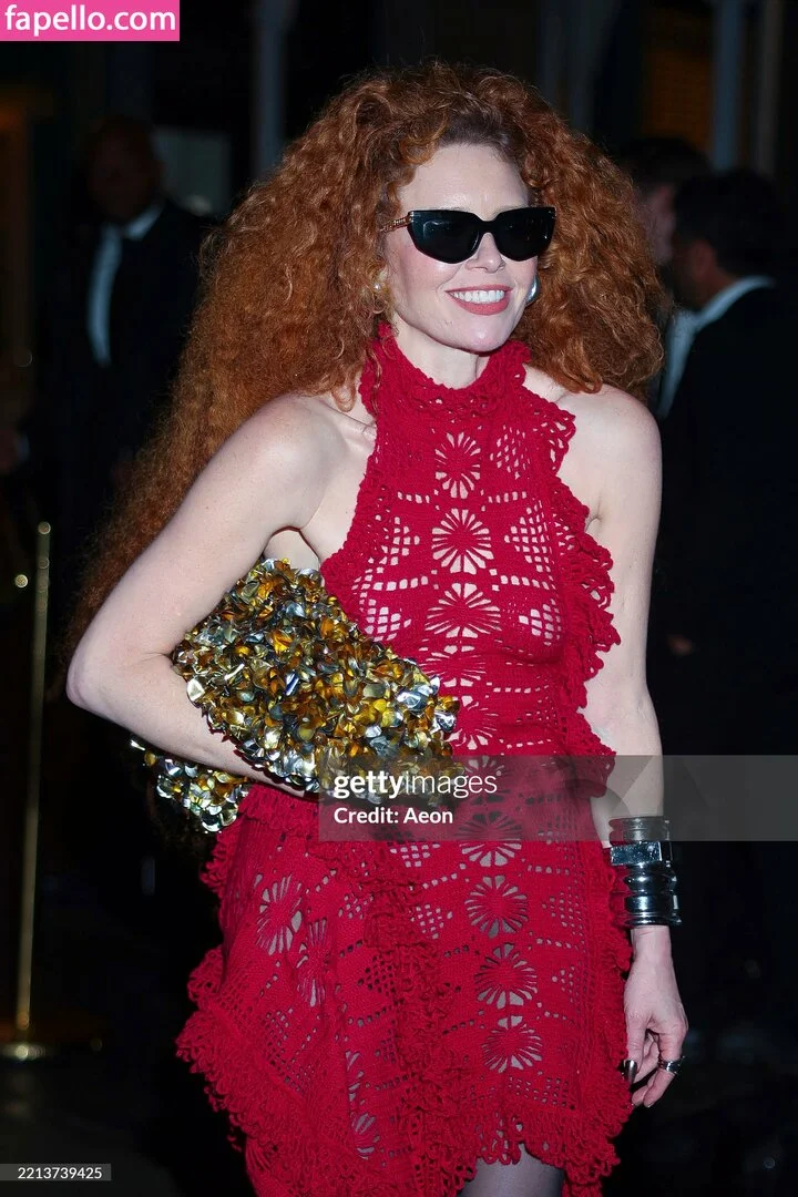 Natasha Lyonne Onlyfans Photo Gallery 