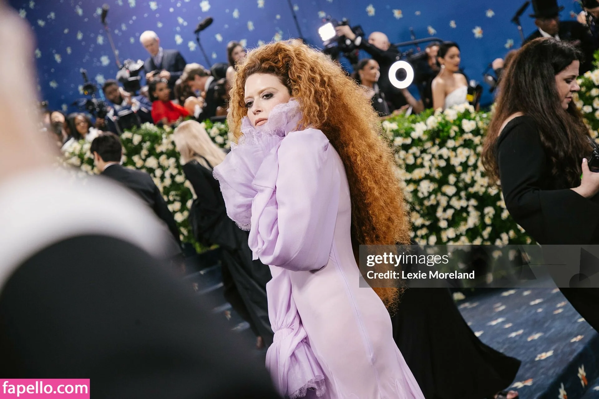 Natasha Lyonne Onlyfans Photo Gallery 