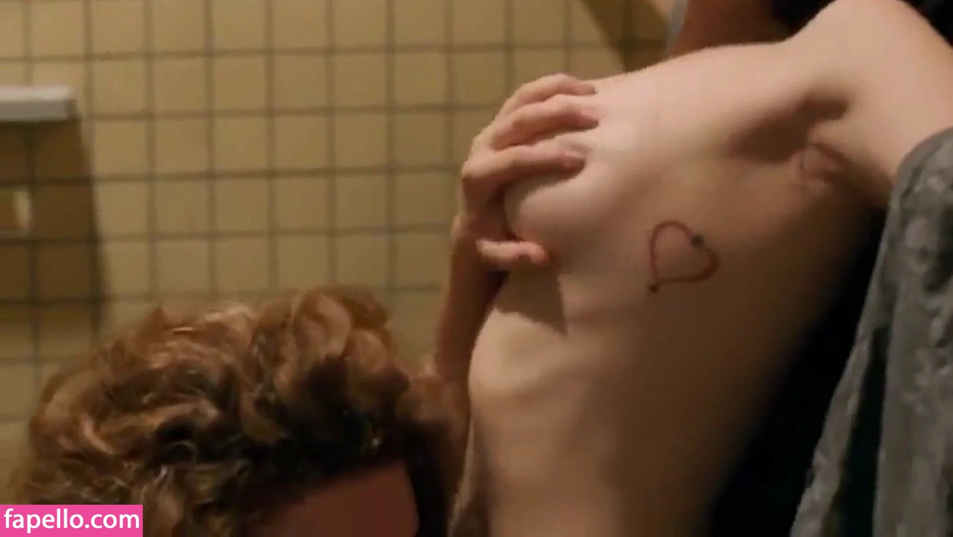 Natasha Lyonne Onlyfans Photo Gallery 