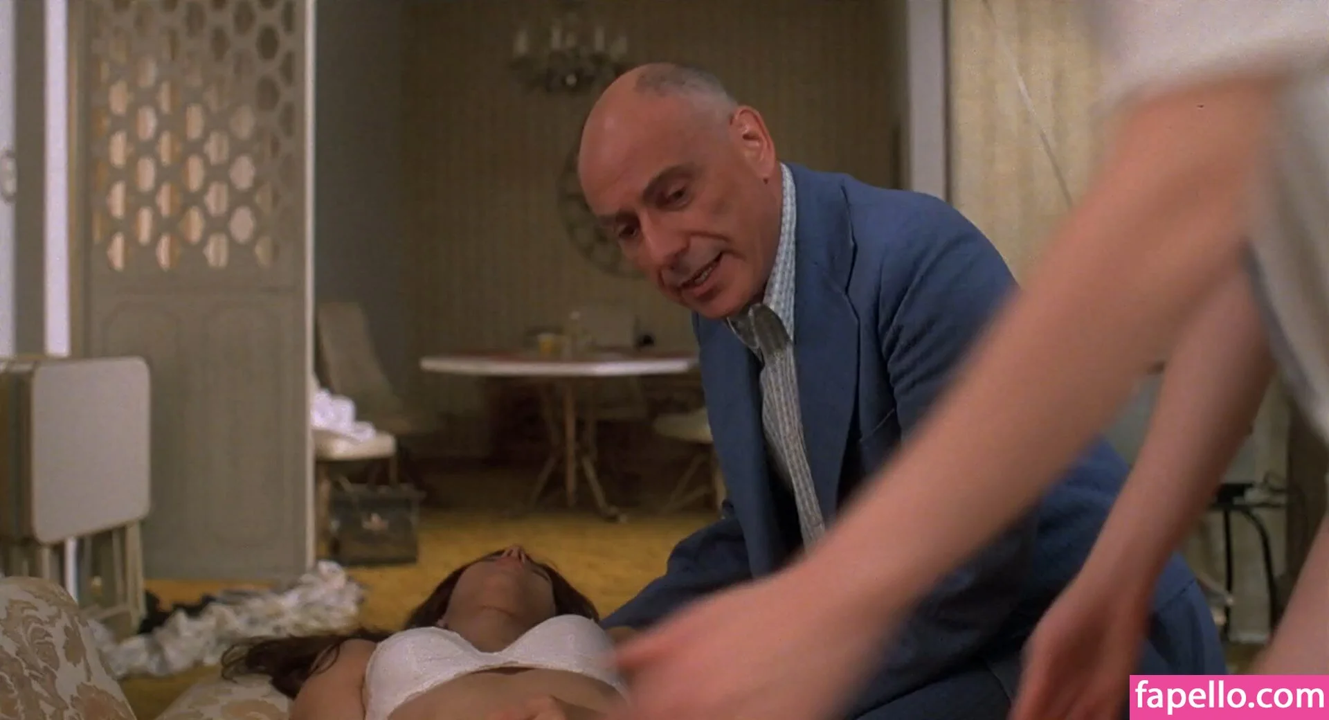 Natasha Lyonne Onlyfans Photo Gallery 