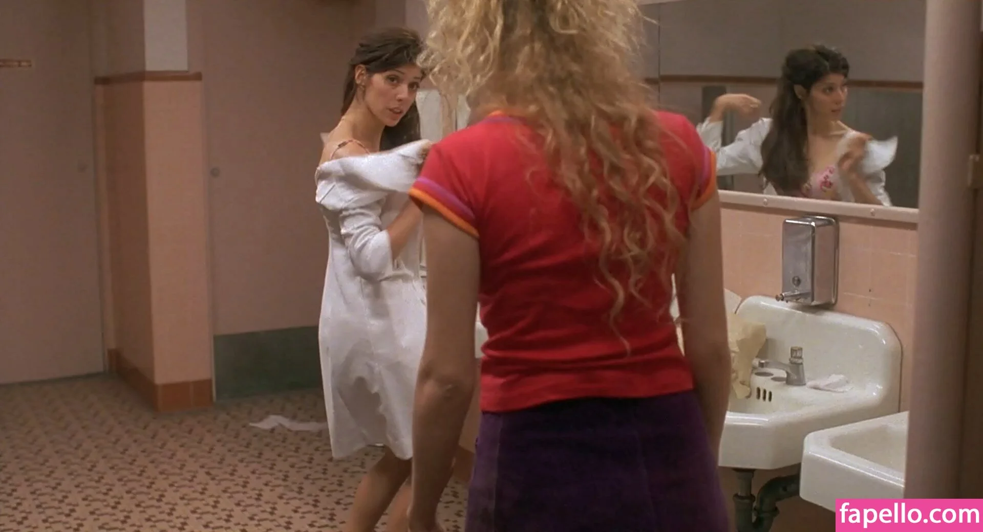 Natasha Lyonne Onlyfans Photo Gallery 