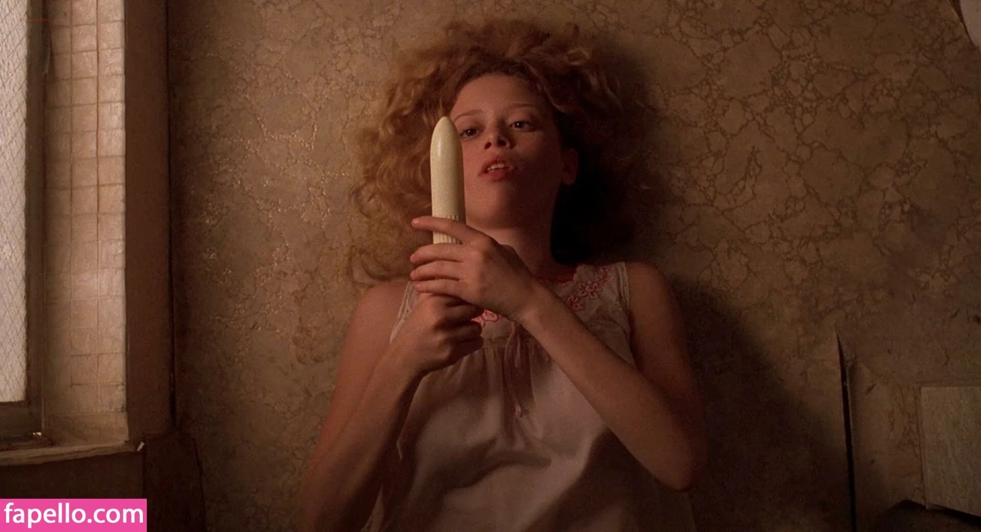 Natasha Lyonne Onlyfans Photo Gallery 