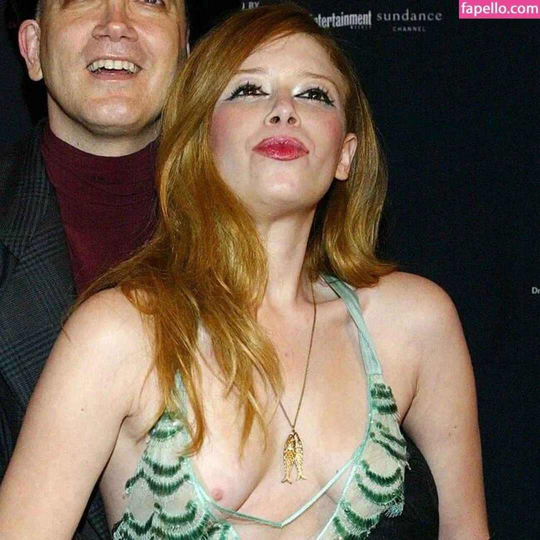 Natasha Lyonne Onlyfans Photo Gallery 