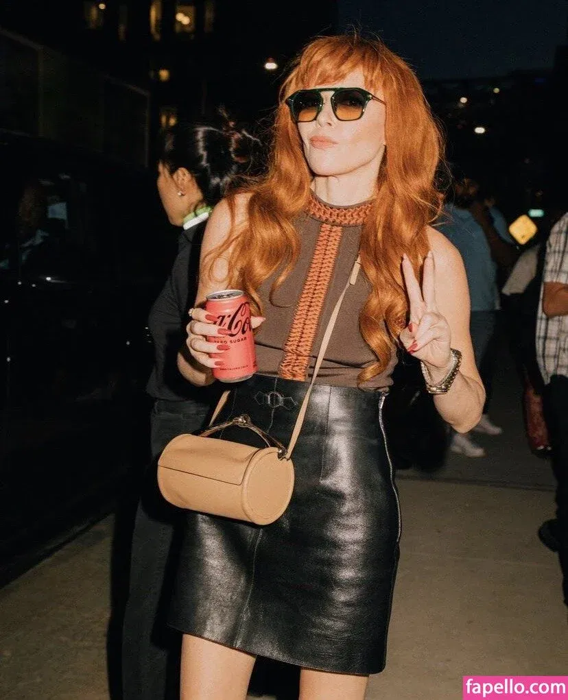 Natasha Lyonne Onlyfans Photo Gallery 