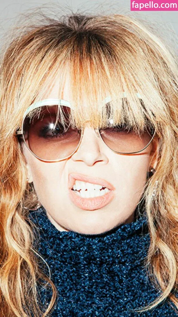 Natasha Lyonne Onlyfans Photo Gallery 