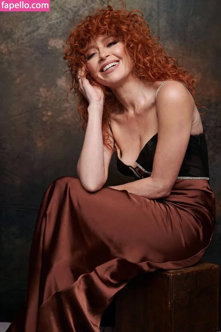 Natasha Lyonne Onlyfans Photo Gallery 