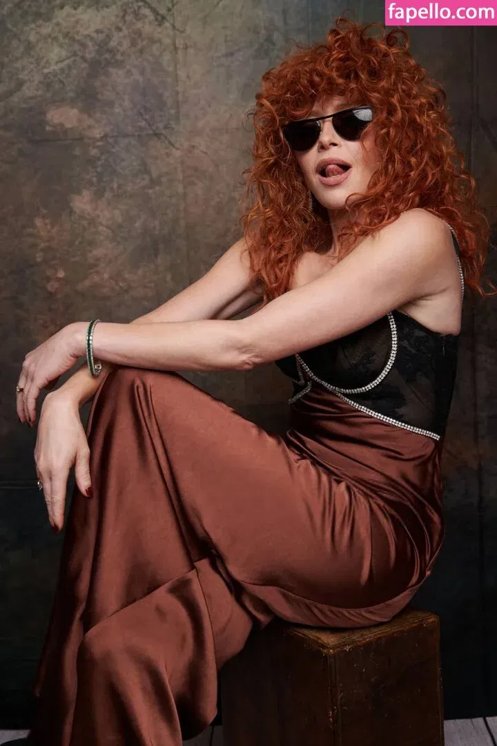 Natasha Lyonne Onlyfans Photo Gallery 