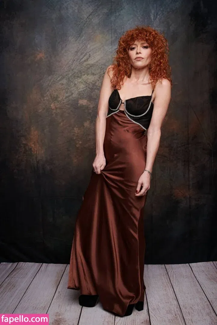 Natasha Lyonne Onlyfans Photo Gallery 