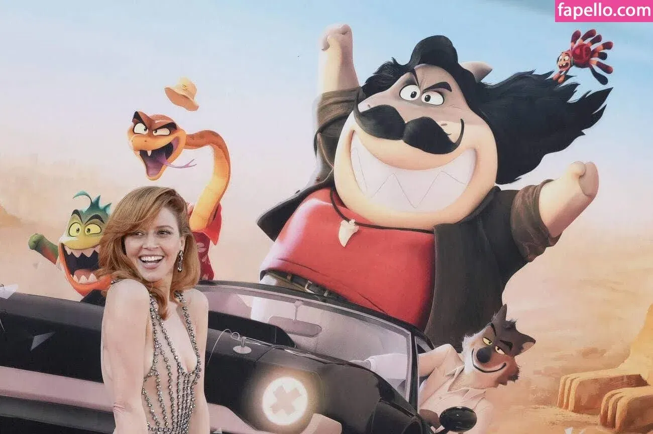 Natasha Lyonne Onlyfans Photo Gallery 