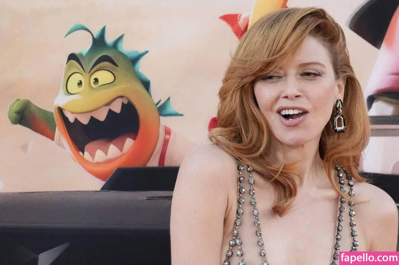 Natasha Lyonne Onlyfans Photo Gallery 