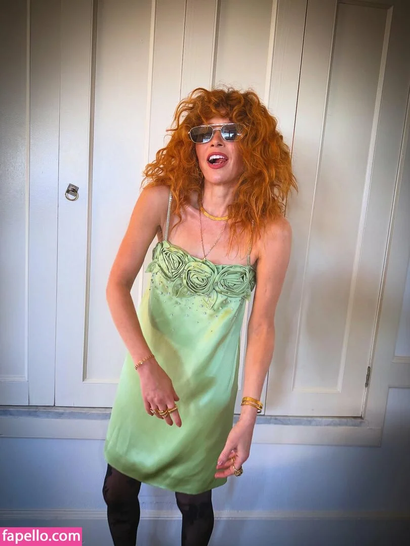 Natasha Lyonne Onlyfans Photo Gallery 