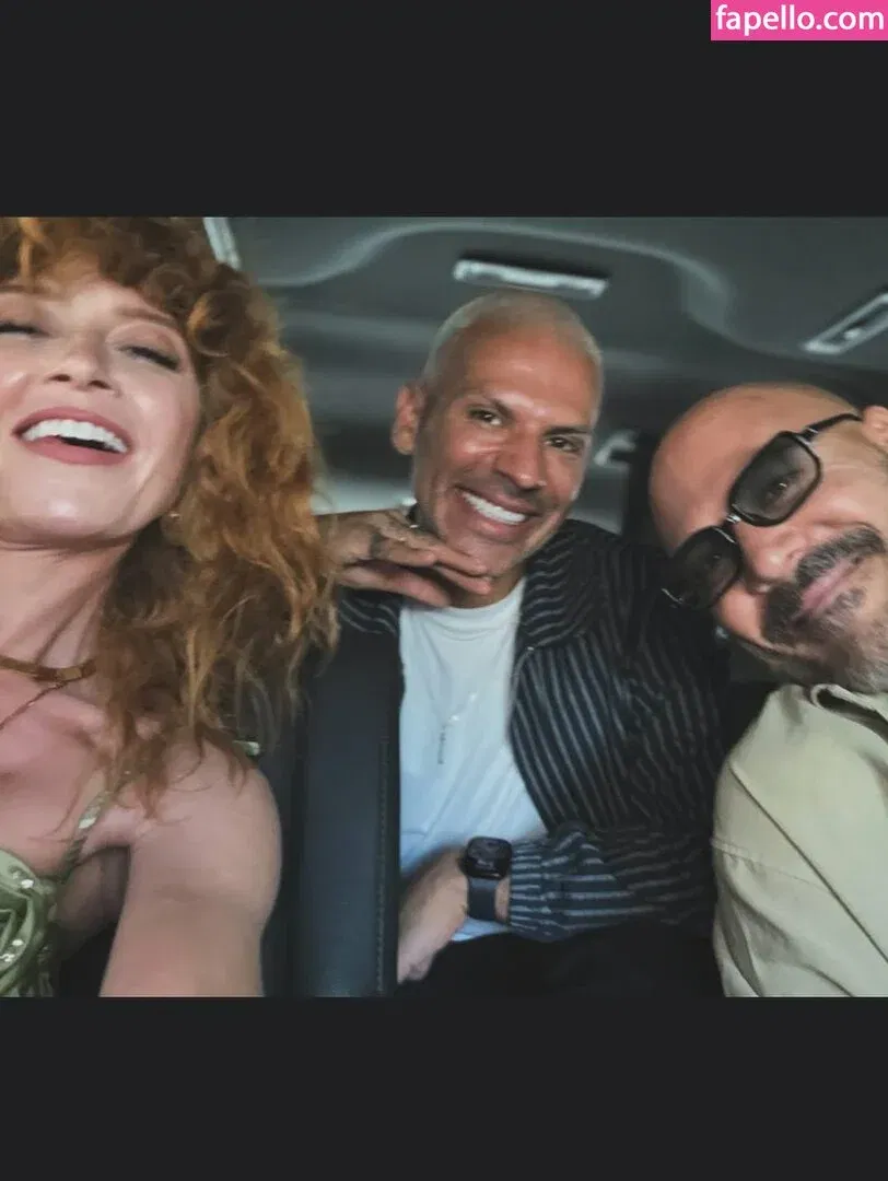 Natasha Lyonne Onlyfans Photo Gallery 