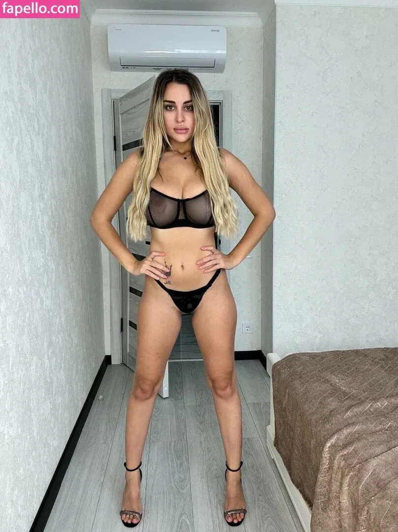 Jasmine Mills Onlyfans Photo Gallery 