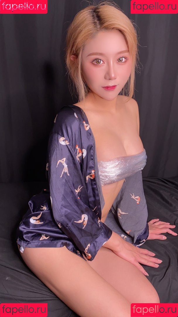 Uying ASMR Onlyfans Photo Gallery 