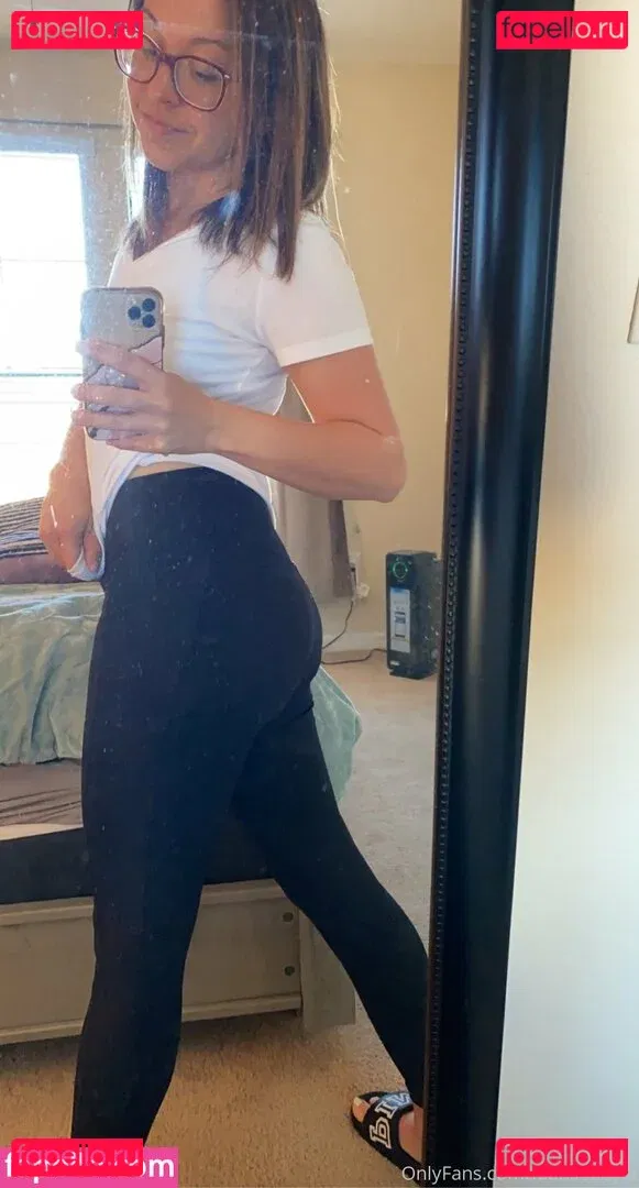 LoadsofLayla Onlyfans Photo Gallery 