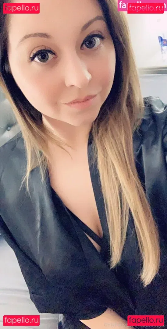 LoadsofLayla Onlyfans Photo Gallery 