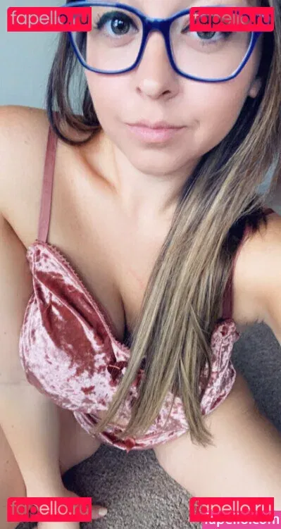 LoadsofLayla Onlyfans Photo Gallery 