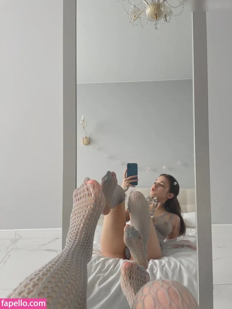 petite_elli Onlyfans Photo Gallery 