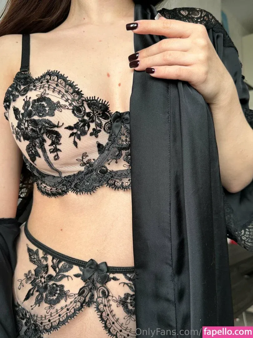 petite_elli Onlyfans Photo Gallery 