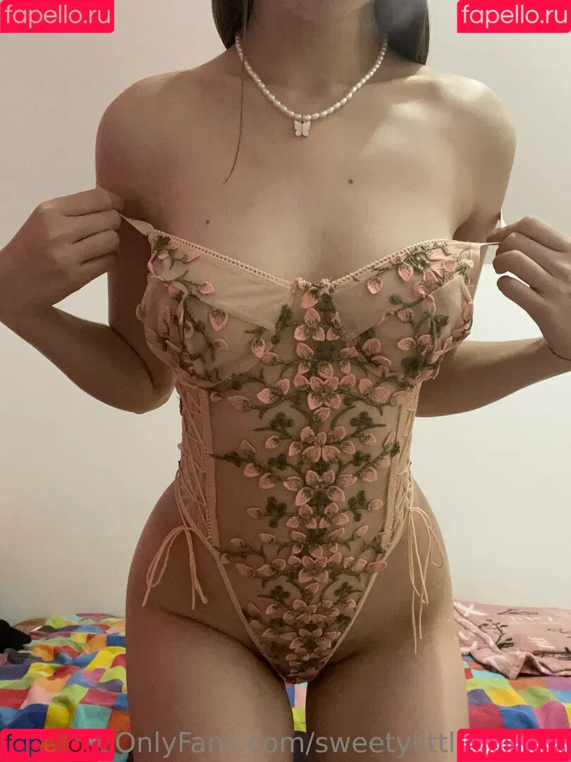 sweetylittlepiefree Onlyfans Photo Gallery 