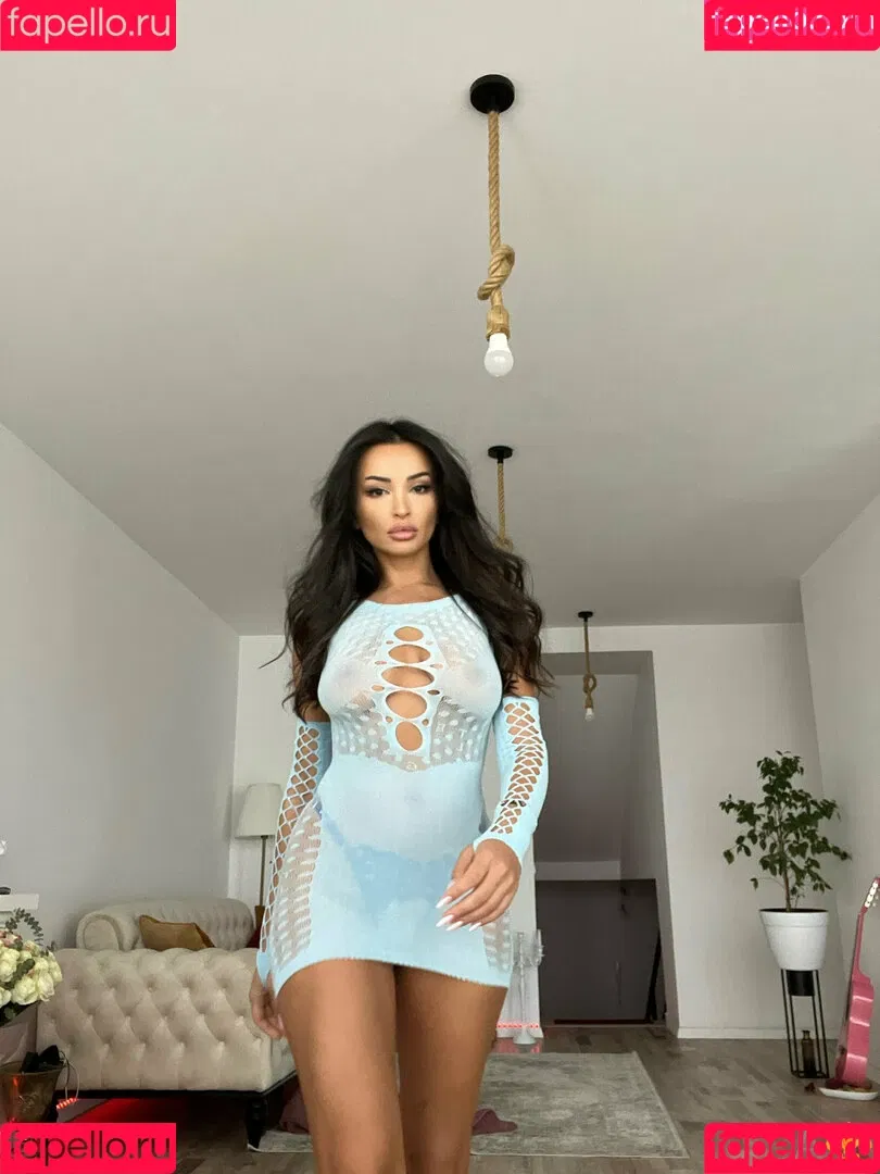 alyssia_kent Onlyfans Photo Gallery 