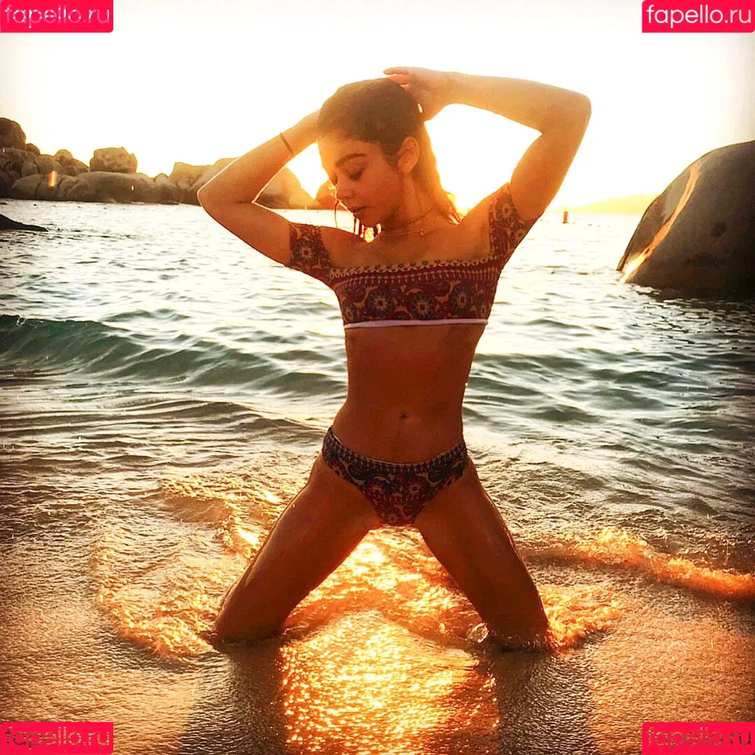 Sarah Hyland Onlyfans Photo Gallery 