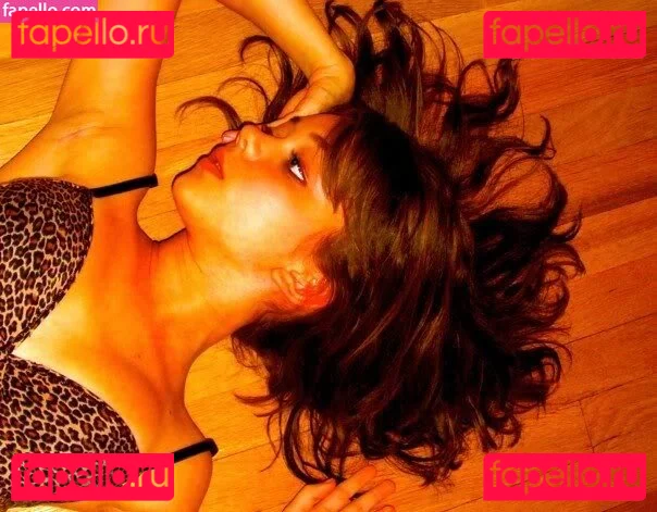 Sarah Hyland Onlyfans Photo Gallery 