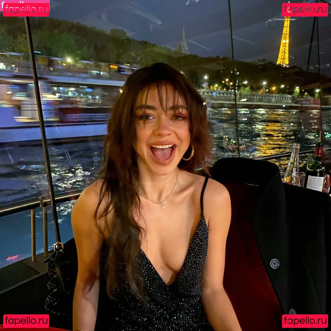 Sarah Hyland Onlyfans Photo Gallery 