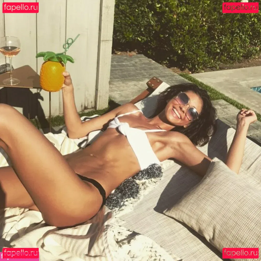 Sarah Hyland Onlyfans Photo Gallery 