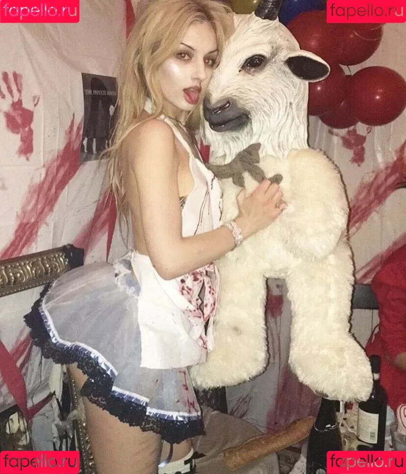 LilithLevisis Onlyfans Photo Gallery 