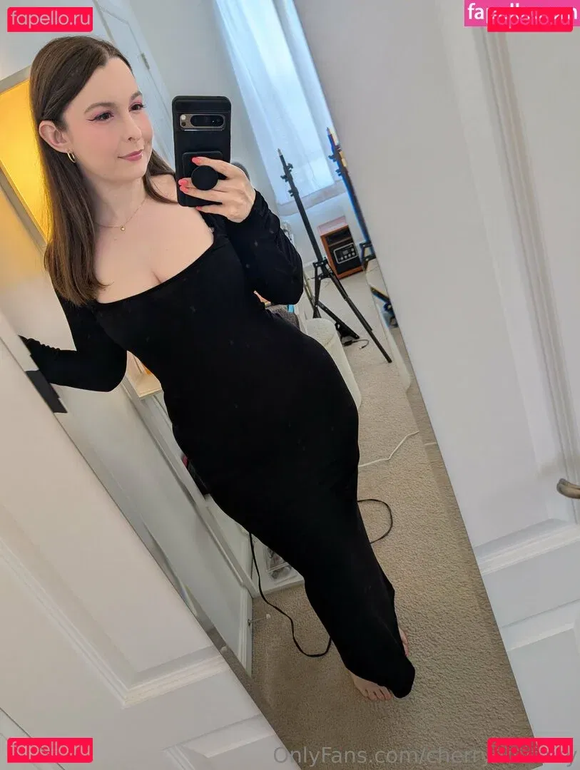 CherryVonFairy Onlyfans Photo Gallery 